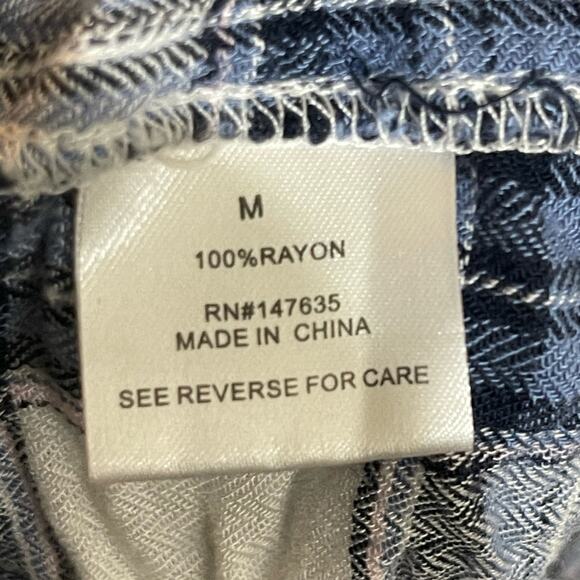 Romeo and Juliet Couture plaid button down‎ shirt sz M - Picture 5 of 7